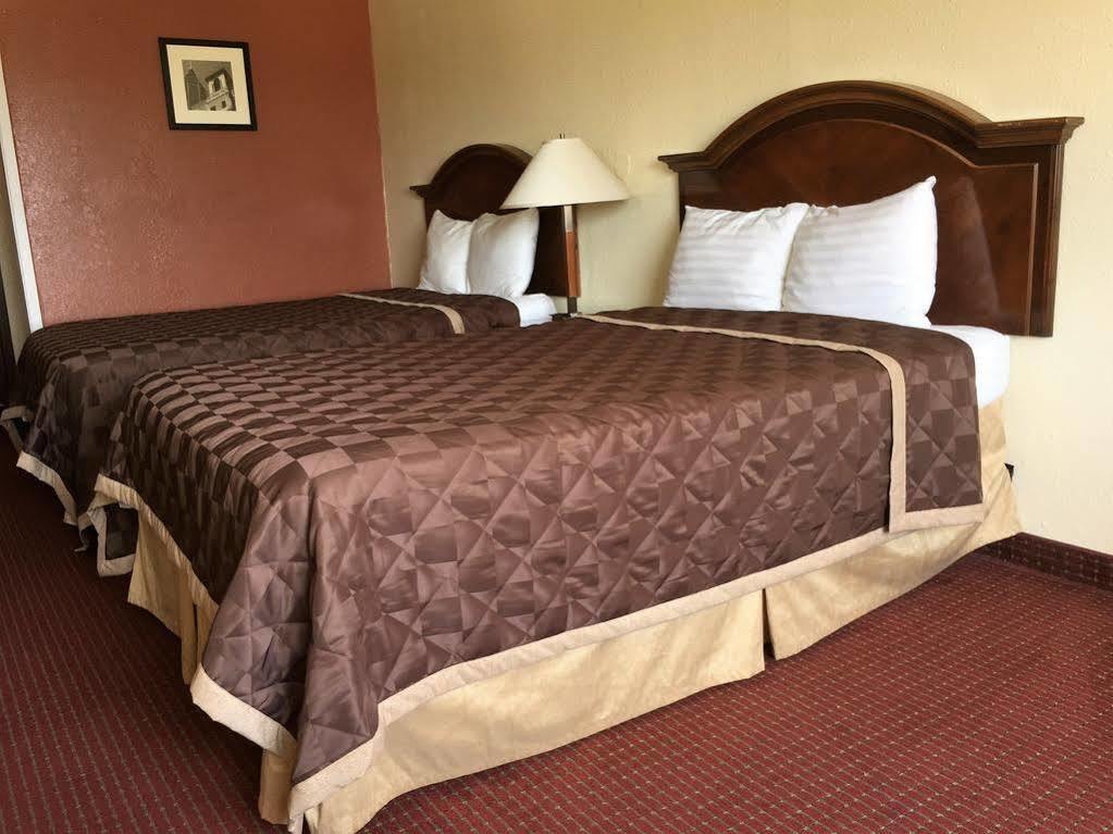Relax Inn Ченелвью Екстер'єр фото