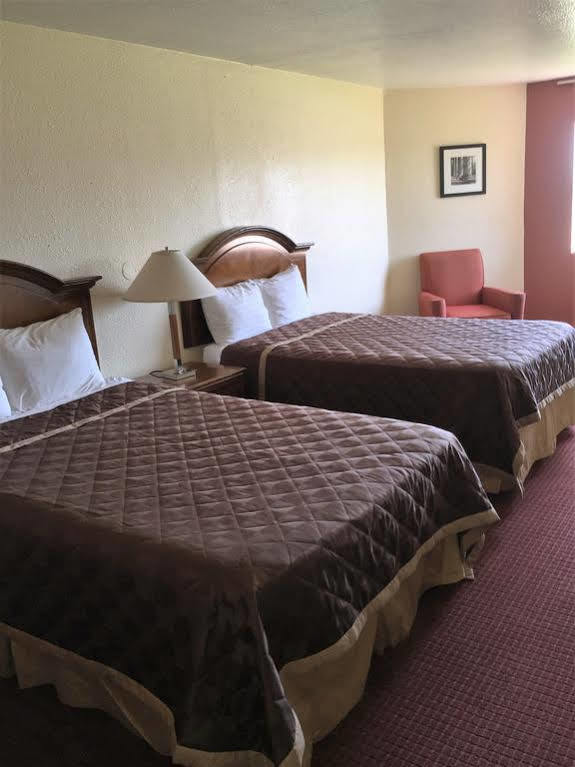 Relax Inn Ченелвью Екстер'єр фото